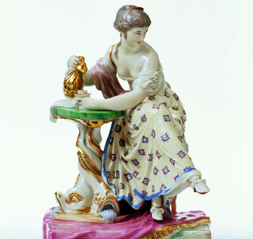 Image: Landesmuseum Württemberg, Hendrik Zwietasch und Peter Frankenstein Ceramics museum at Ludwigsburg, woman drinking coffee, design by Friedrich Wilhelm Beyer, 1765–1766